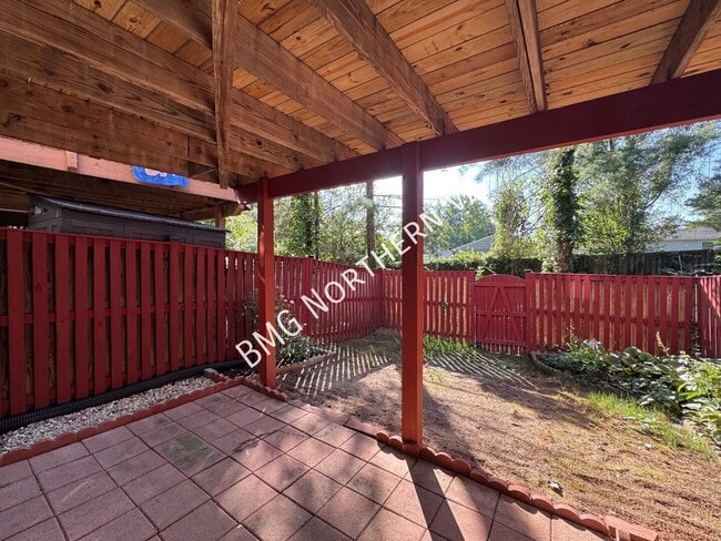 Building Photo - 8651 Centerton Ln