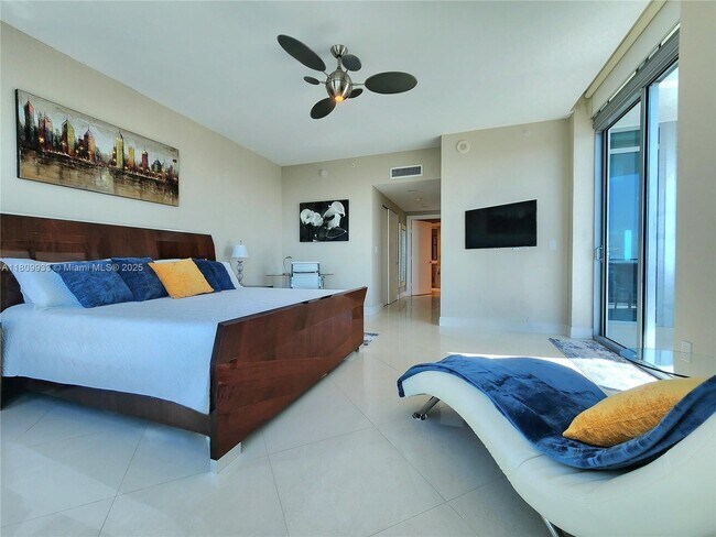 Building Photo - 3535 S Ocean Dr