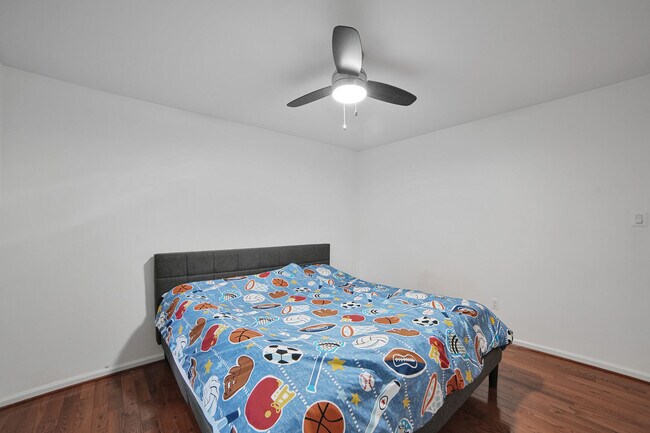 Building Photo - 18420 Shady View Ln