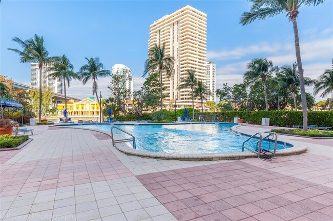 Building Photo - 19390 Collins Ave