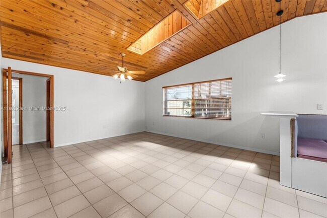Building Photo - 8131 SW 90th Ave