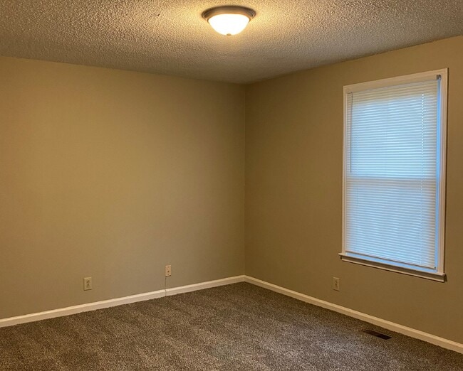 Building Photo - 276 Northwood Terrace