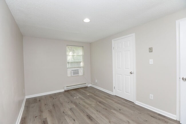 Building Photo - 1250 Pall Mall St
