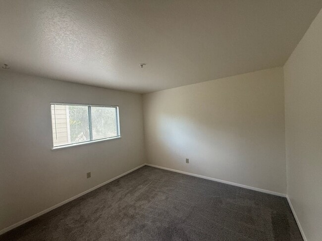 Building Photo - 5520 Stonewall Pl
