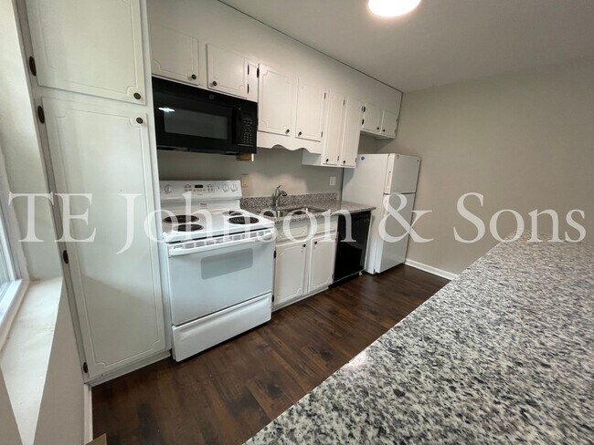 Building Photo - Newly Renovated 1 Bedroom Near Easton Park!