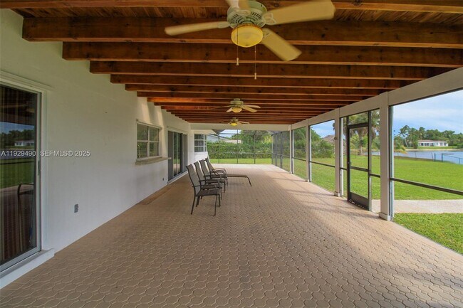 Building Photo - 10962 SW 117th St