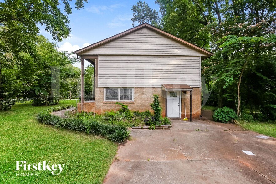 Building Photo - 9208 Thayer Rd