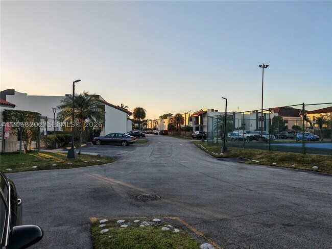 Building Photo - 460 W Park Dr