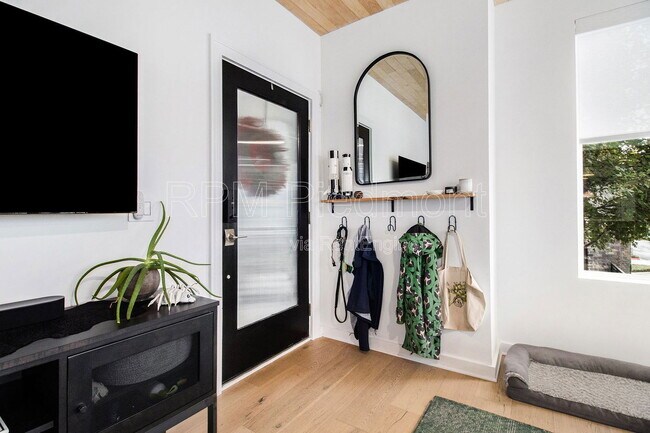 Building Photo - 395 Pratt Dr SE