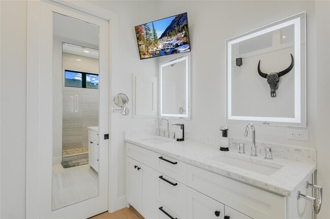 Building Photo - 13322 Galleria Cir