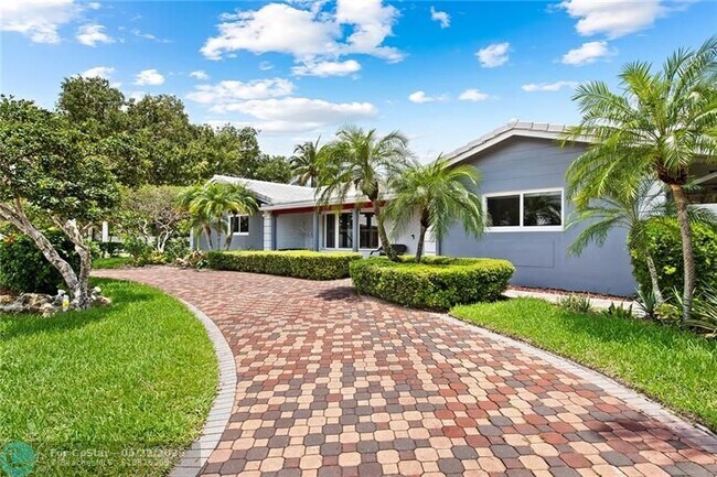 Building Photo - 2801 NE 59th St