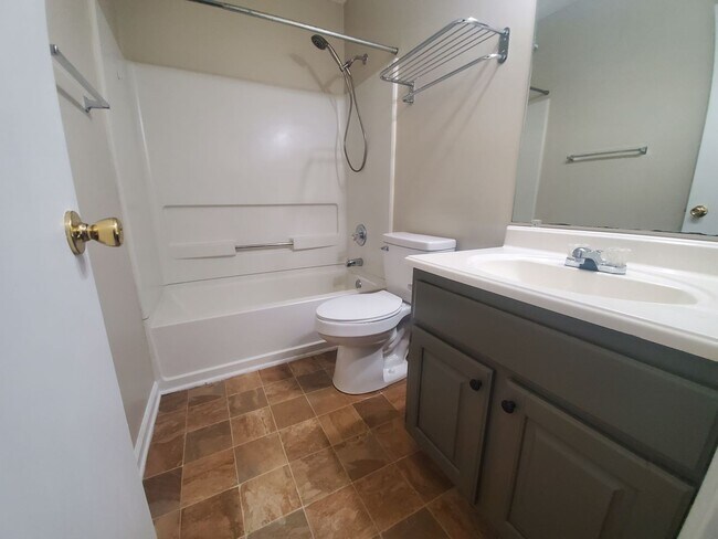 Building Photo - 909 Benevente Loop