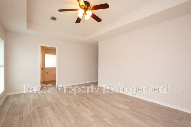 Building Photo - 6020 White Pine Dr