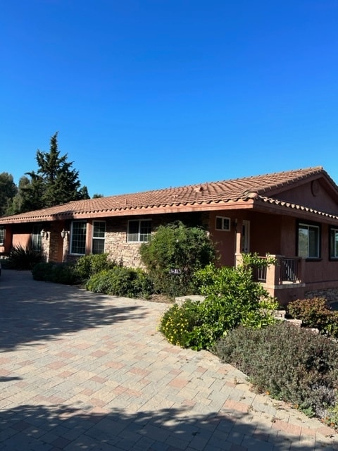 Building Photo - 4918 Ladera Sarina