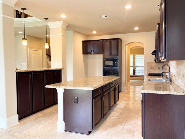 Building Photo - 8338 Sedona Ridge Dr