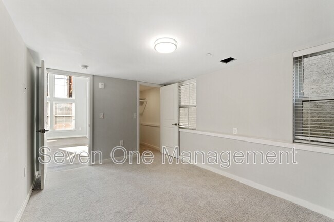 Building Photo - 4649 Umbria St