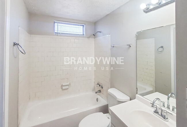 Building Photo - 3225 Valley Bend Rd