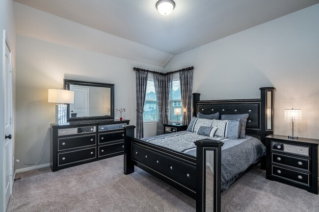 Building Photo - 10410 Southern Hawker