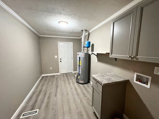 Building Photo - 2805 Big Bend Dr