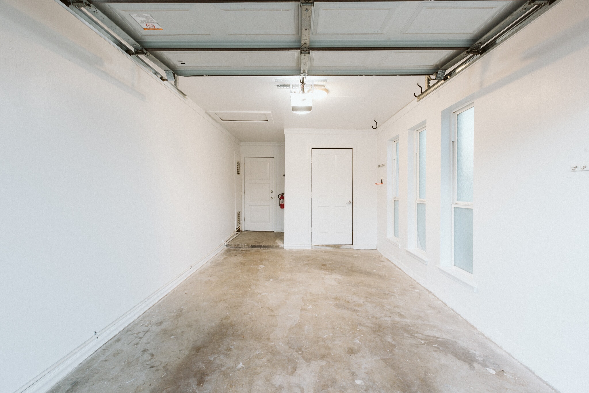 Building Photo - 1300 Thornridge Rd