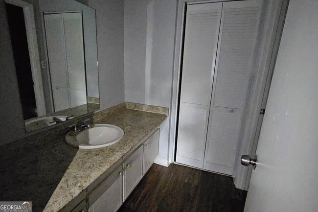 Building Photo - 3575 Oakvale Rd