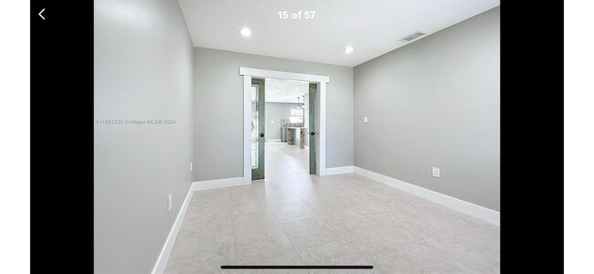 Building Photo - 13804 Kendale Lakes Dr