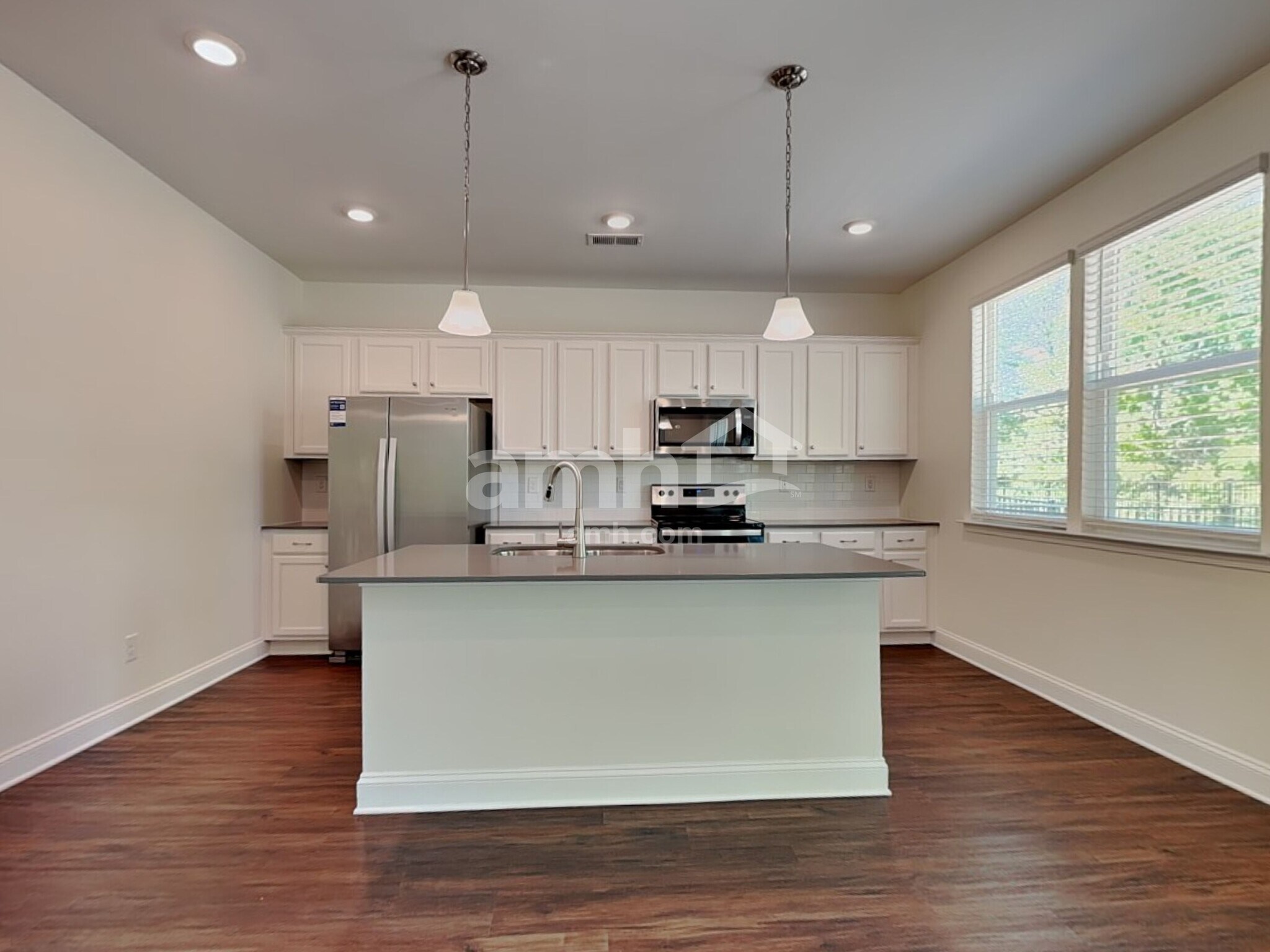 Building Photo - 617 Rivermist Dr