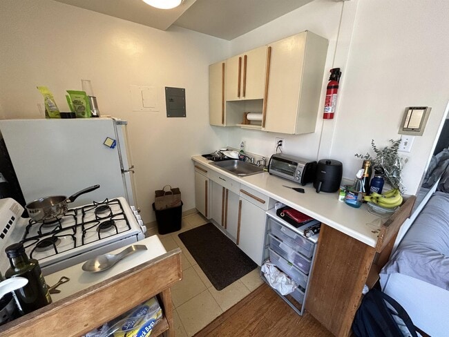 Building Photo - 950 25th St NW