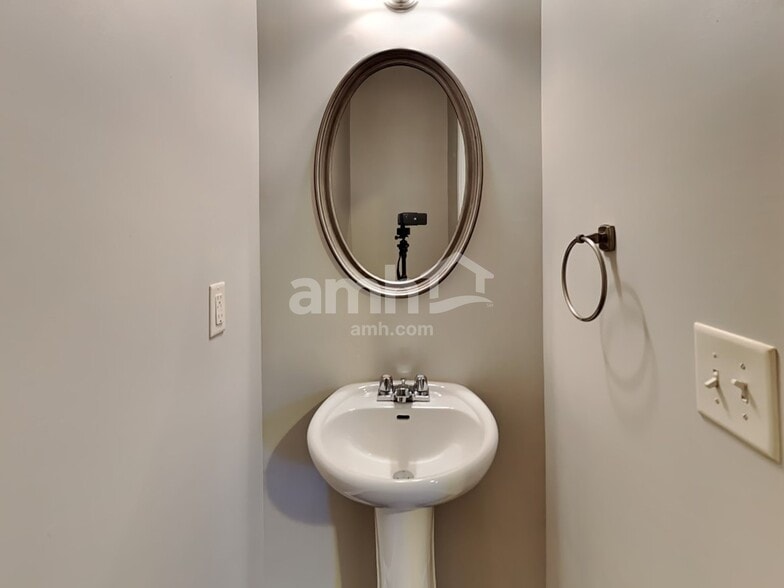 Building Photo - 1276 Key Manor Ln