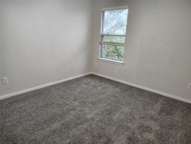 Building Photo - 6126 Menor Crest Dr