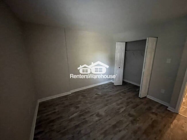 Building Photo - 201 Star Pointe Ct