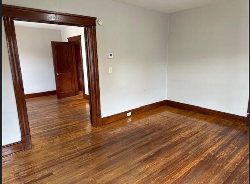 Building Photo - 26 Grandview Ave