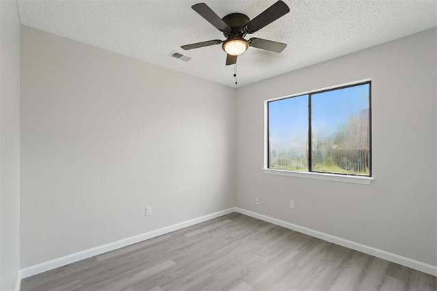 Building Photo - 7601 Clairmont Ave