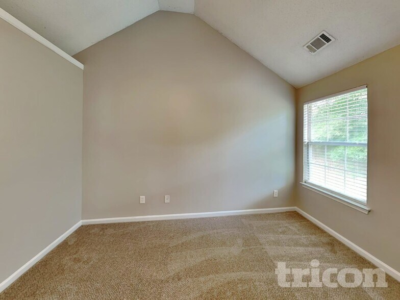 Building Photo - 944 Brisley Cir