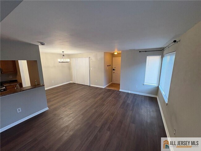 Building Photo - 904 Gregorys Way
