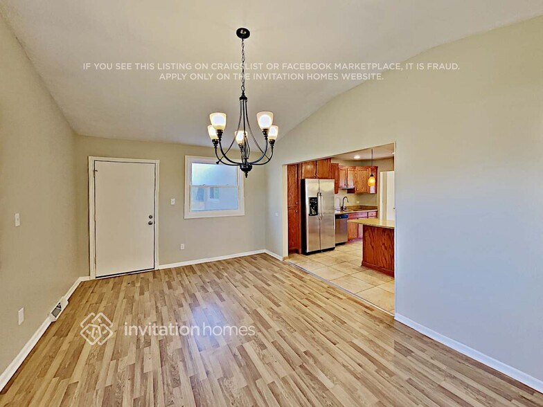 Building Photo - 13601 Cherry Ln
