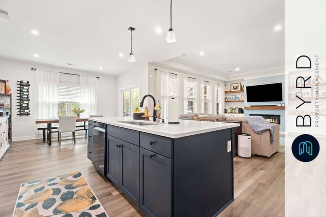 Building Photo - 4900 Sir Sagamore Dr