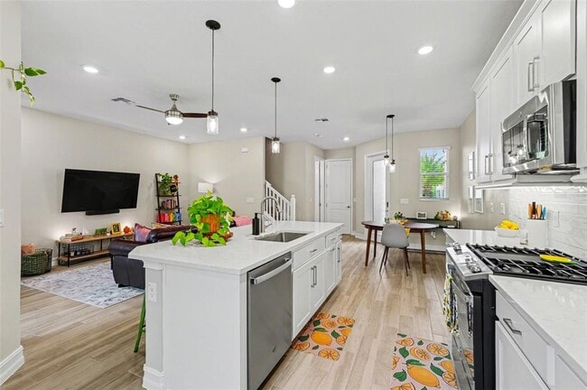 Building Photo - 5054 San Martino Dr