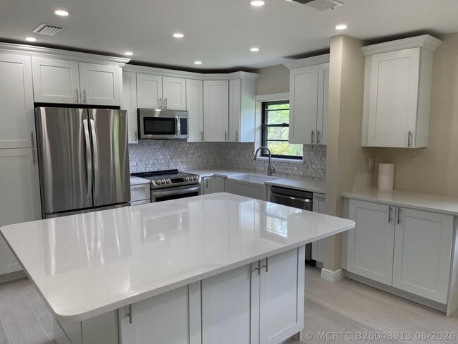 Building Photo - 29 Bethesda Park Cir