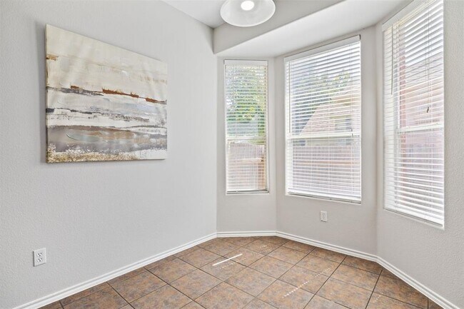 Building Photo - 3721 Pine Needle Cir