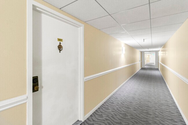 Building Photo - 290 174th St St