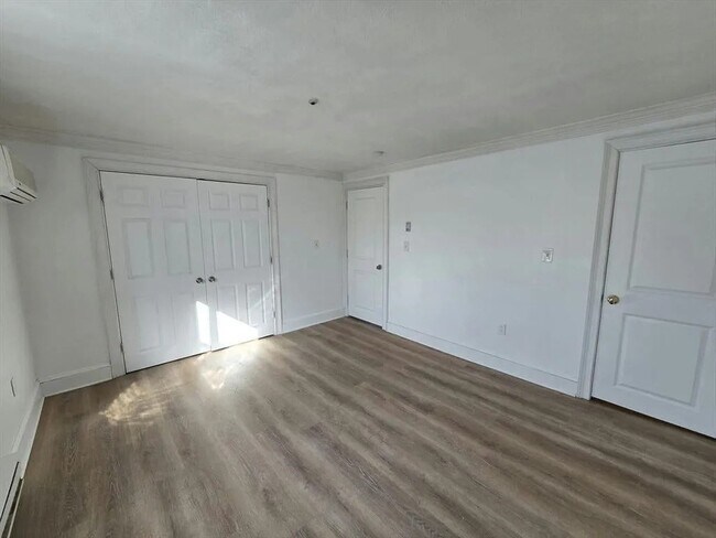 Building Photo - 270 Quarry St