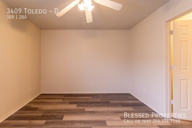 Building Photo - 3409 Toledo-D