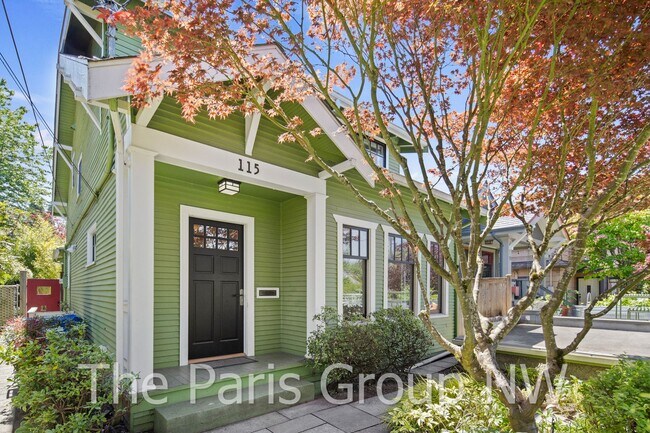 Building Photo - Exceptional Green Lake 3BR * Gorgeous In &...