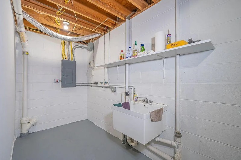 Building Photo - 1043 Glebe Rd