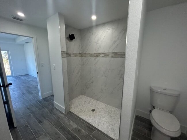 Building Photo - 1801 NW 13th Terrace