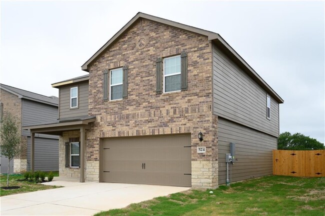 Building Photo - 524 Republic Dr