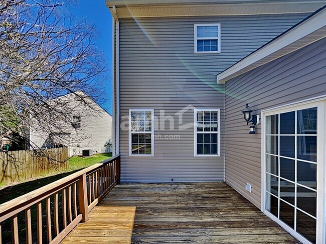 Building Photo - 1804 Lowell Ct