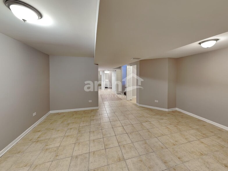 Building Photo - 2307 White Eagle Dr