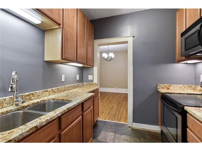 Building Photo - 1204 Harmon Pl